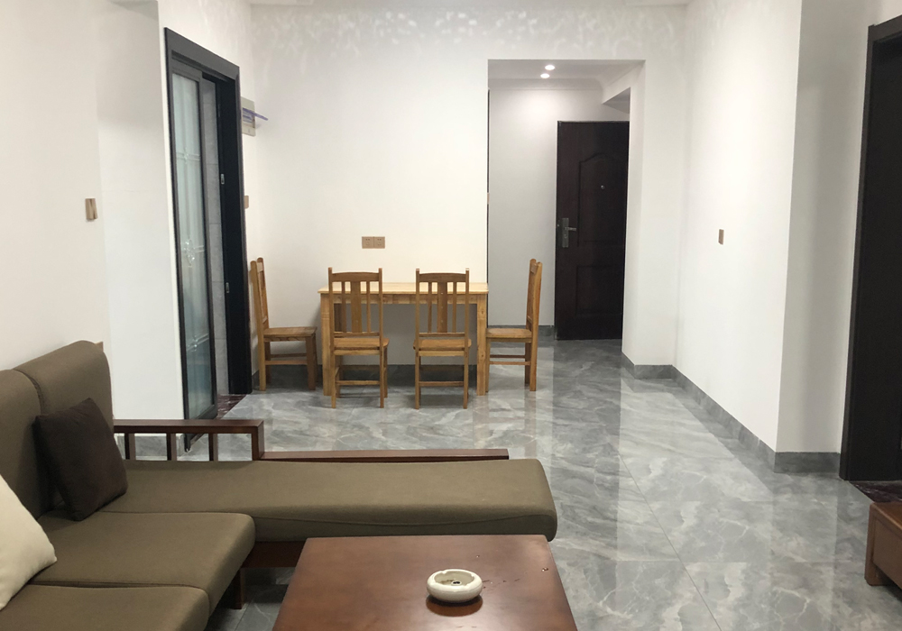 绿地海长流95平米 210万 三房两厅两大阳台 精装